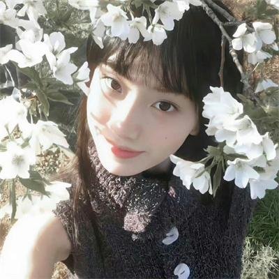 不知内情的转学生不管三七二十一缠了上来